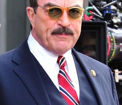 “Tom Selleck’s Net Worth: How Wealthy is the Blue Bloods Star?